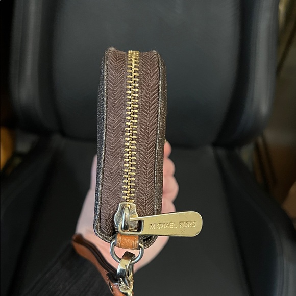 Michael Kors Dark Brown Wallet / Wristlet - Picture 5 of 9